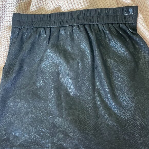 NWT Skies are Blue LA Black Snake Print Zip-up Miniskirt Size S - Picture 2 of 12